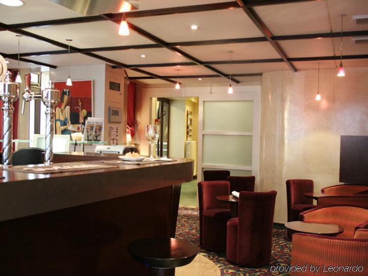 Brit Hotel Les Voyageurs Loudéac المطعم الصورة