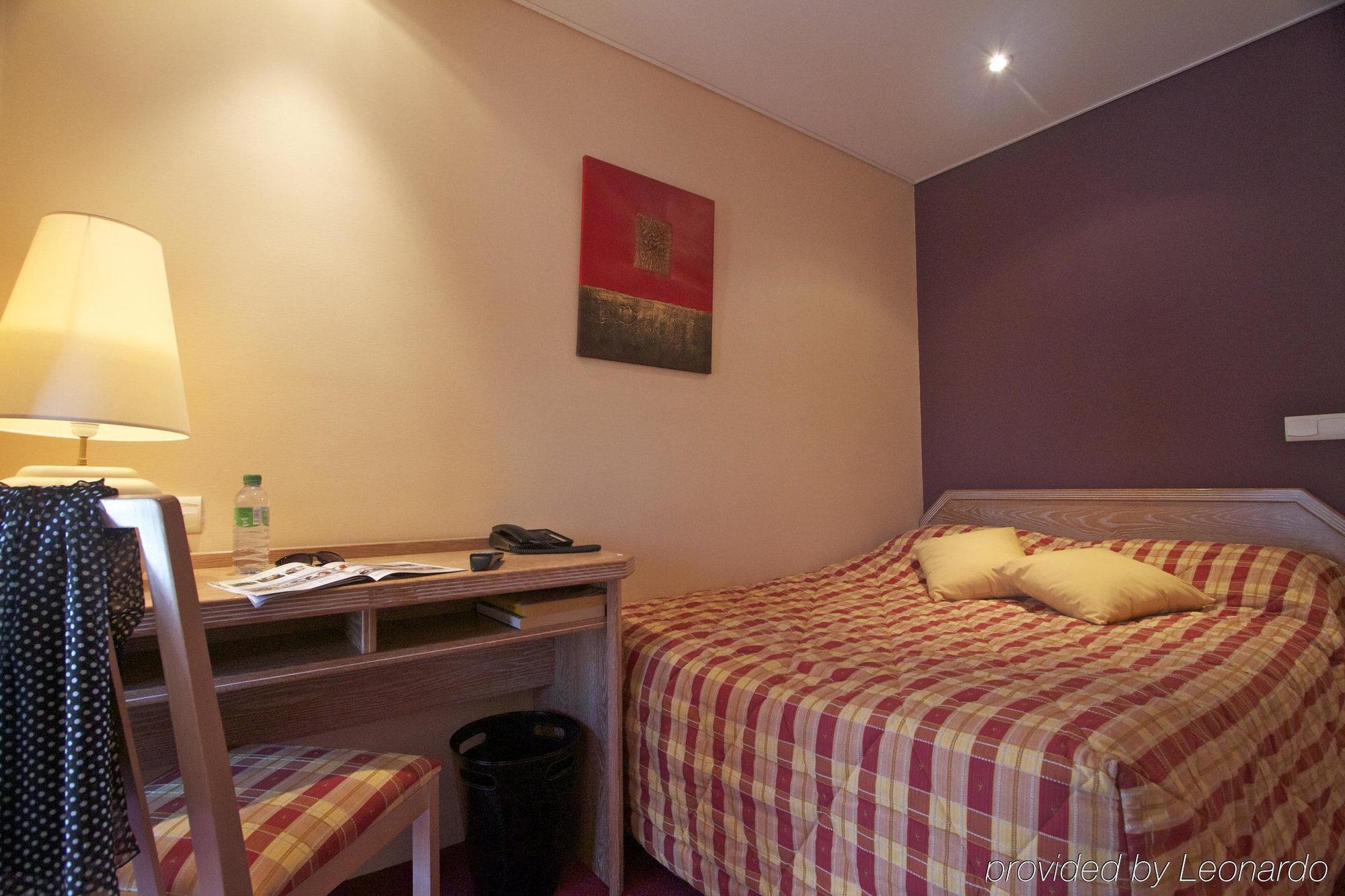 Brit Hotel Les Voyageurs Loudéac الغرفة الصورة