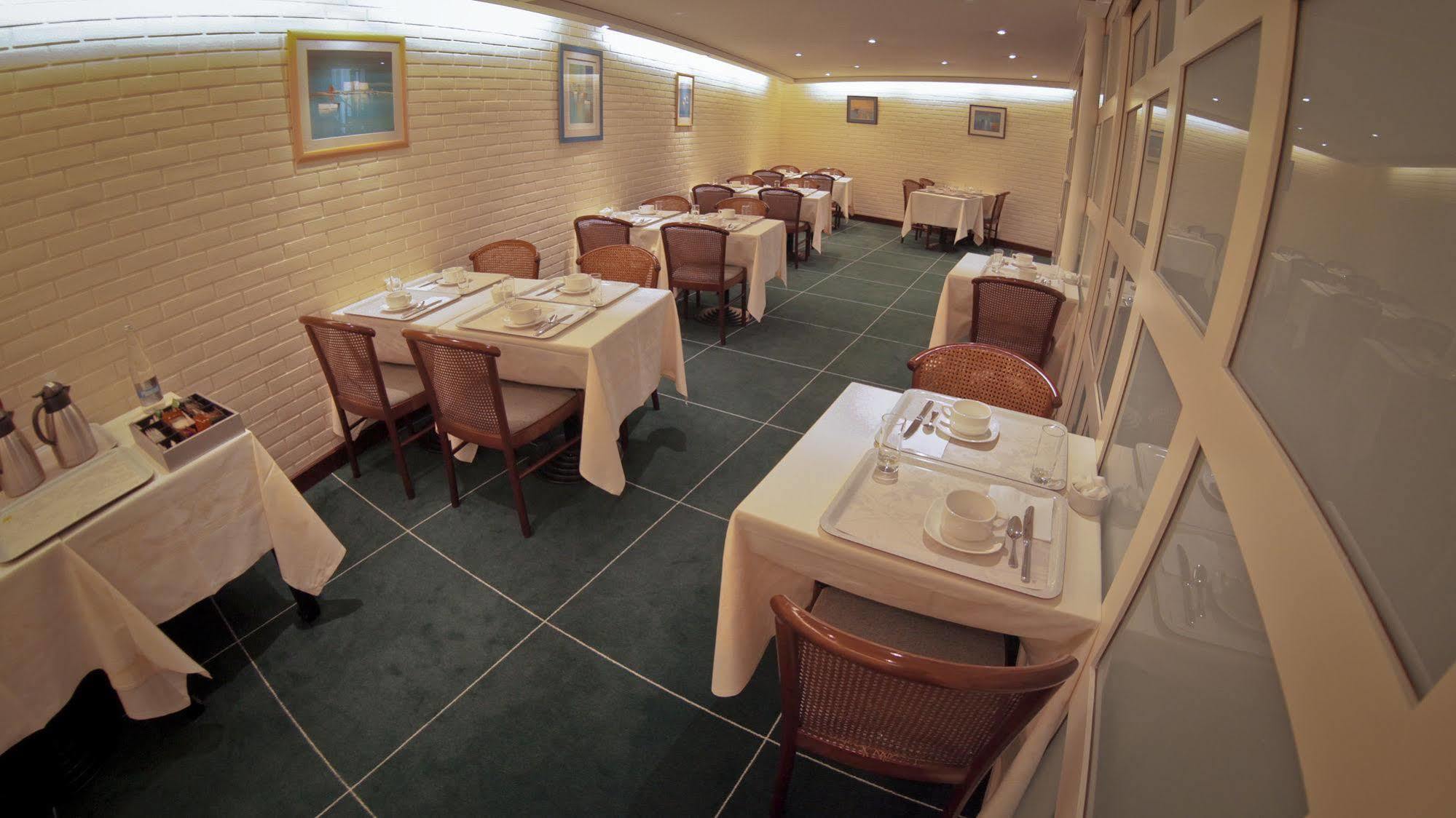 Brit Hotel Les Voyageurs Loudéac المظهر الخارجي الصورة